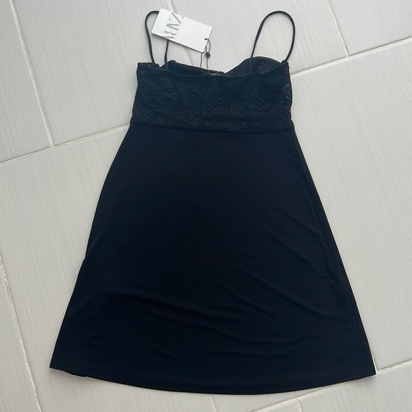 Zara mini black lace dress - Picture 3 of 4